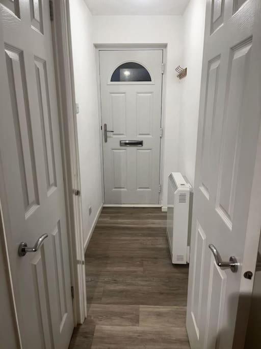 Modern Studio Apartment With Parking Τσάταμ Εξωτερικό φωτογραφία